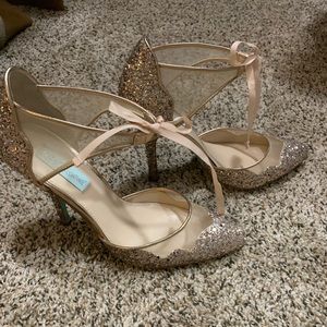 Betsy Johnson stela sparkle heels